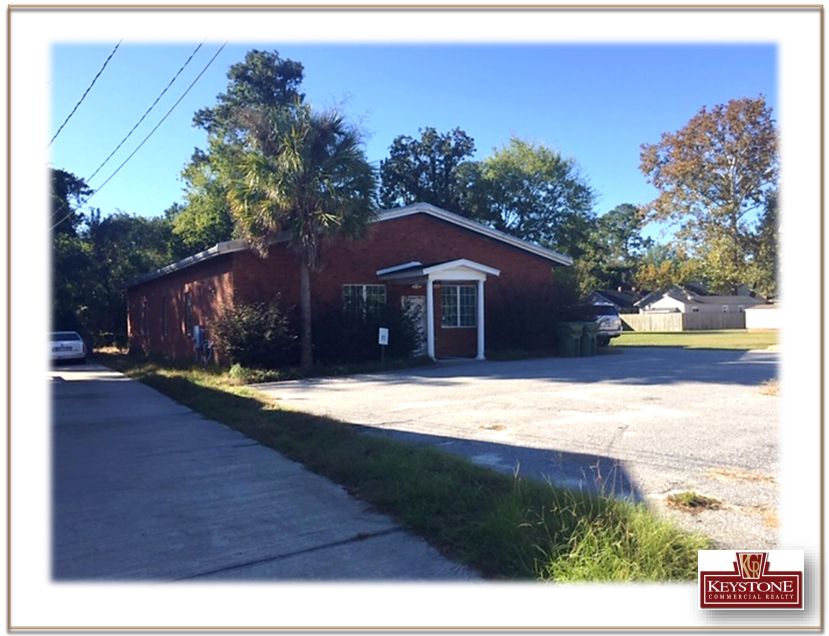 Evans Street Office Building : 704 Evans Ct, Myrtle Beach, SC 29579
